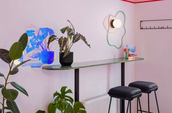 A high table for those in a hurry