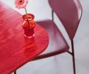 Bordowe krzesło