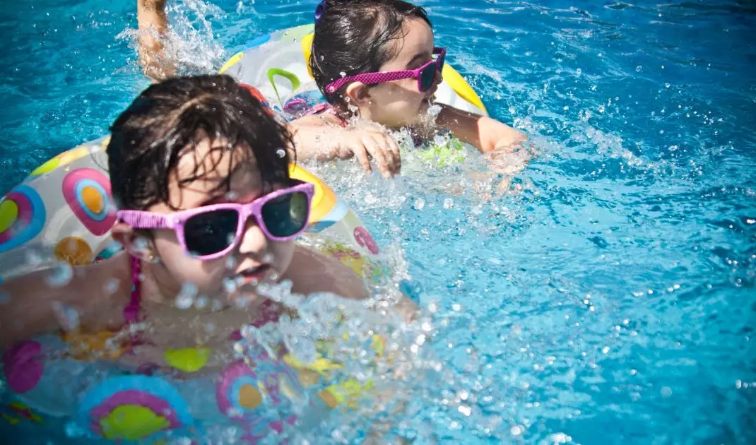 Take care of the water quality in your pool to enjoy pleasant, refreshing baths throughout the summer season.