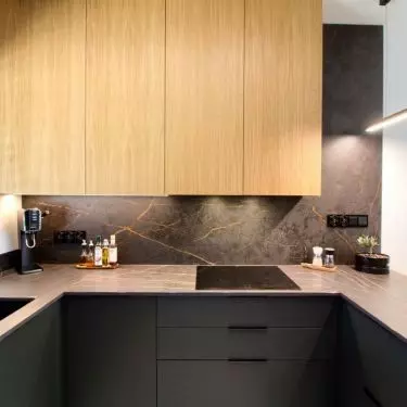 The furniture is kept in black