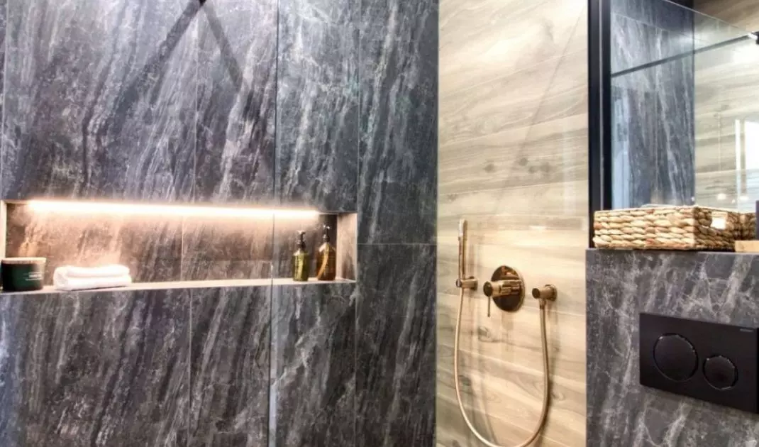 Tiles delineate functional zones
