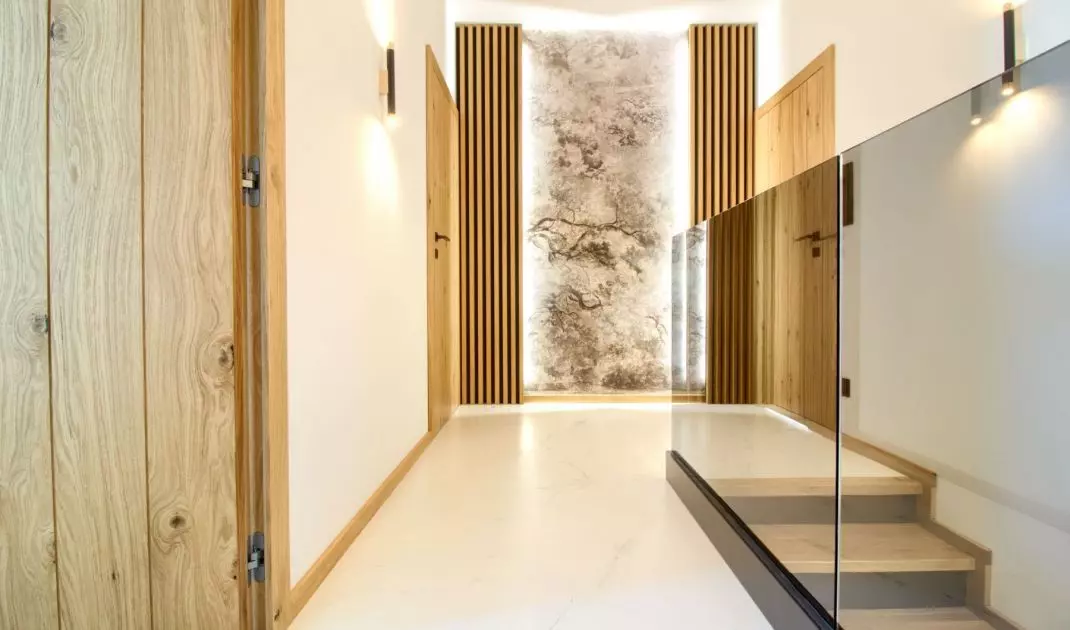 The dominant theme of the arrangement is wood