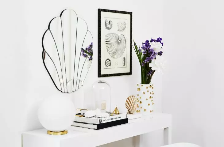 Marine-style accessories are an integral part of mermaidcore style