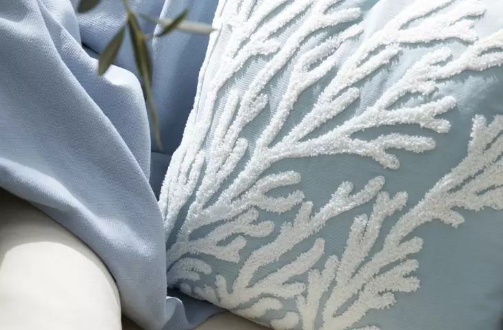 Seaweed pattern will give the arrangement a nautical vibe