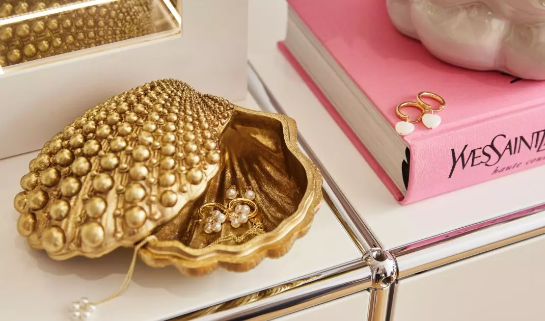 Gold accents will add elegance