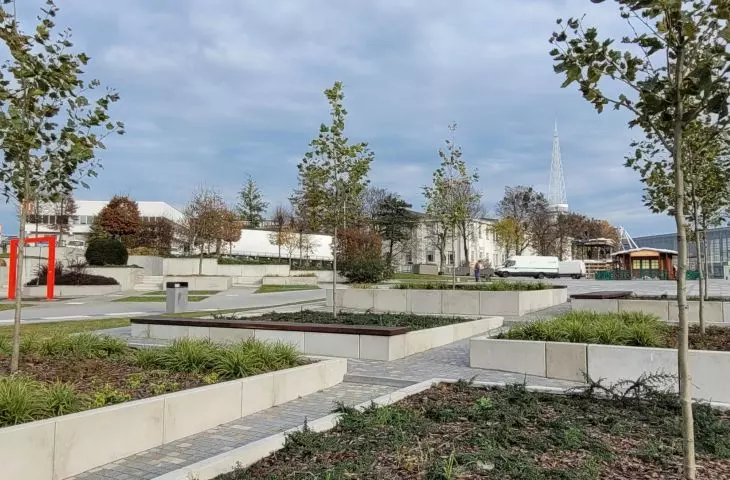 Pewuki Square and walkway through the Fair, with the Fair spire in the background, view from the south
