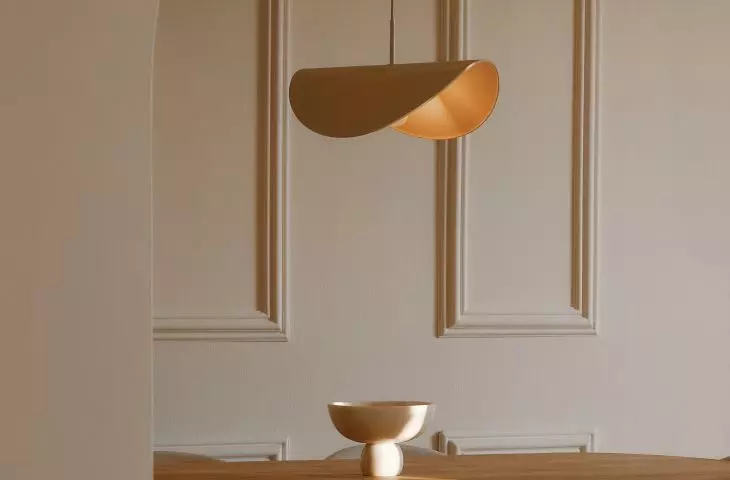 Linen lampshade adds naturalness