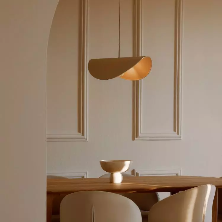 Linen lampshade adds naturalness