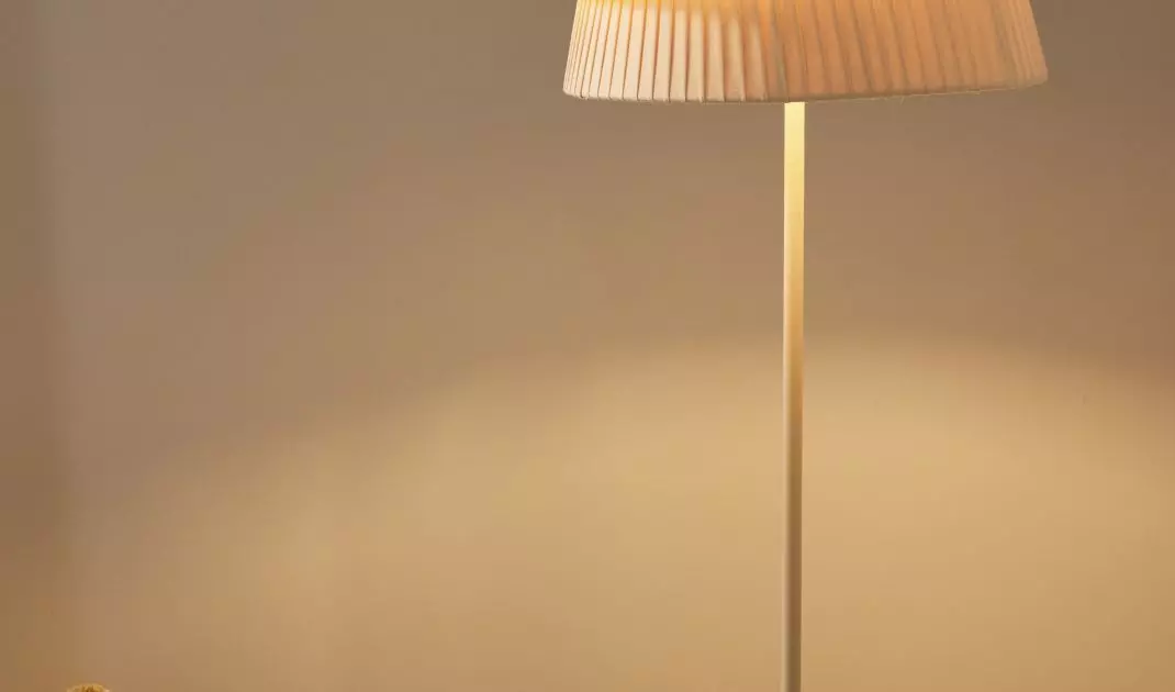 Linen lamps can have an interesting form 