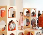 installation from modular, cubic elements