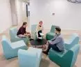 odkryte sufity pomalowano w kolorze złamanej bieli