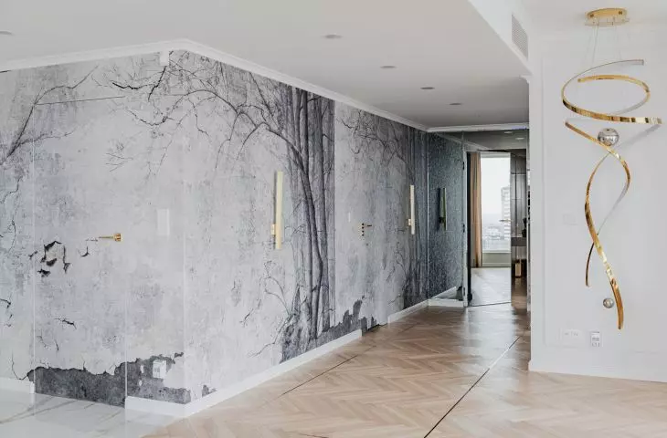 The living area is connected to the hall