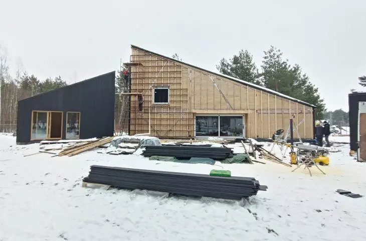 The same building; the photo shows a closed shell state