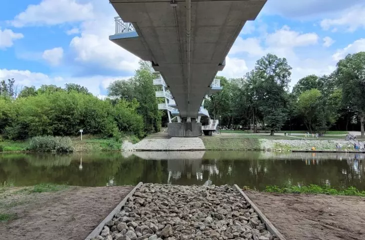 kładka pieszo-rowerowa w Owińskach k/Poznania, proj.: Atelier Paweł Byrski