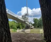 Pedestrian and bicycle bridge in Owińskach near Poznań, design: Atelier Paweł Byrski