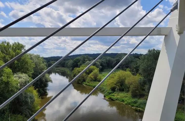Pedestrian and bicycle bridge in Owińskach near Poznań, design: Atelier Paweł Byrski