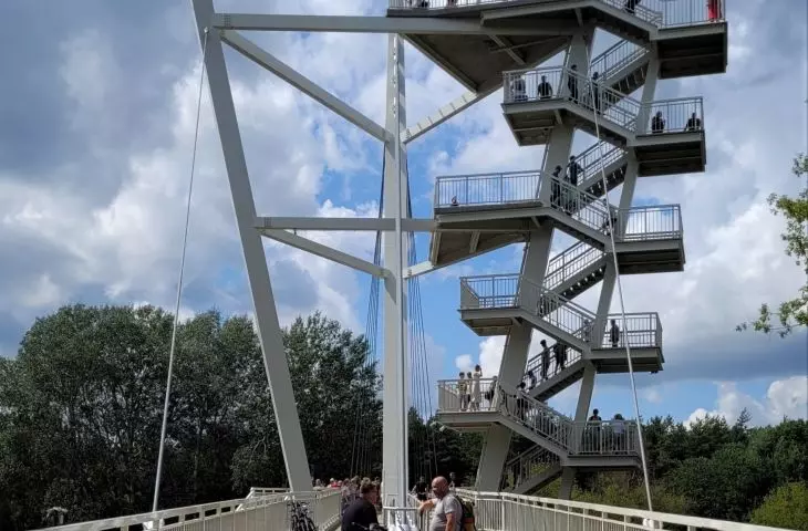kładka pieszo-rowerowa w Owińskach k/Poznania, proj.: Atelier Paweł Byrski
