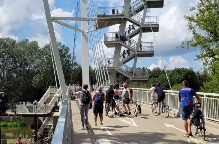 Pedestrian and bicycle bridge in Owińskach near Poznań, design: Atelier Paweł Byrski