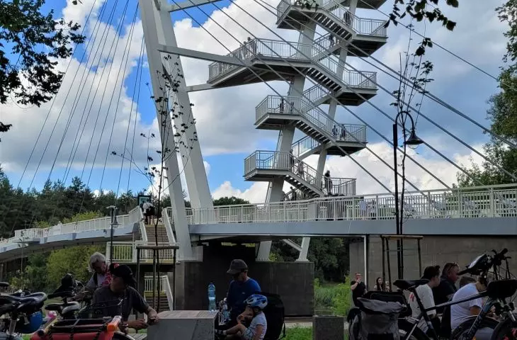 Pedestrian and bicycle bridge in Owińskach near Poznań, design: Atelier Paweł Byrski