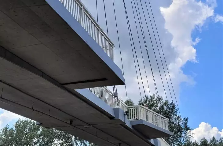 Pedestrian and bicycle bridge in Owińskach near Poznań, design: Atelier Paweł Byrski