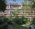 The elongated buildings form the boundary of the GWL Terrein quarter and separate the residential space from the business space; they also protect the other buildings from wind and noise from the nearby road