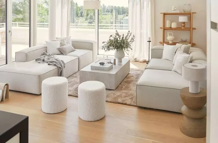 Combine natural materials with a modern form 
