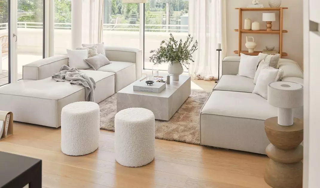 Combine natural materials with a modern form 