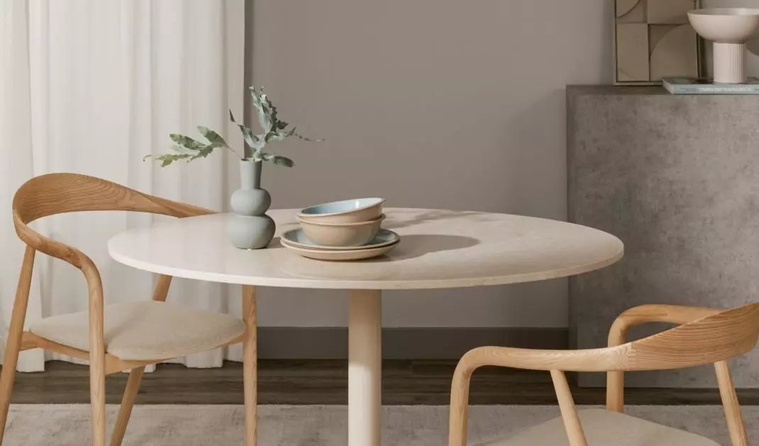 Lamps with natural shades are one of the biggest trends this year