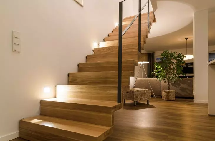 Choose from straight stairs, spiral stairs, spiral stairs, mill stairs, stairs with reverses, double flights and modular stairs.