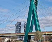 University Bridge over the Brda - these bends and strains foreshadow Bydgoszcz's energy, which surprised me