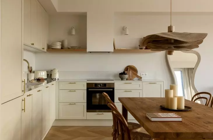 Architects took a long time to choose the perfect shade of kitchen fronts
