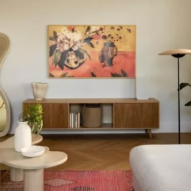 Oblique forms add coziness to the interior