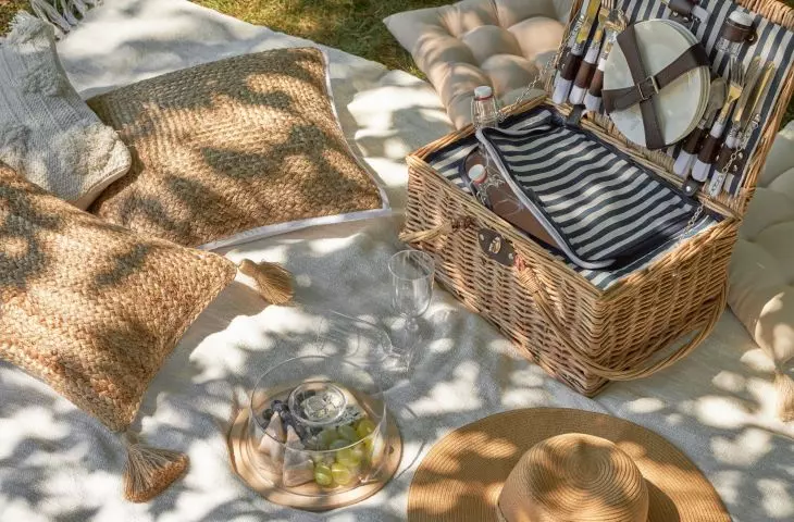 Picnic basket is perfect for summer gatherings with friends
