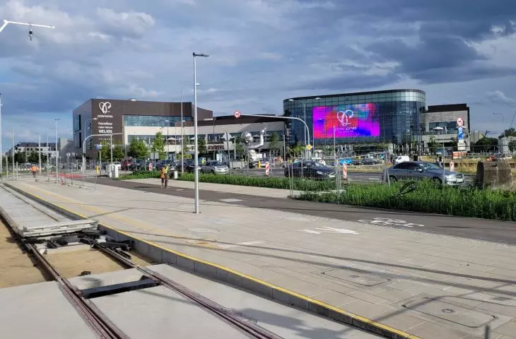 CH Posnania, wejście i plac od strony ul. Kórnickiej