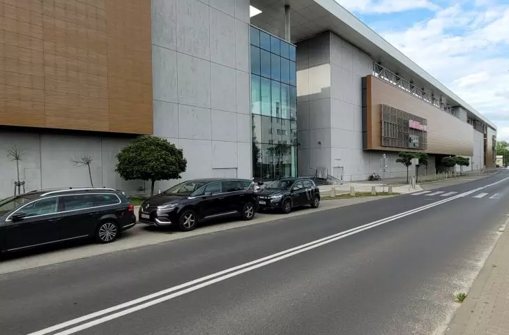 południowa elewacja CH Malta przy ul. Maltańskiej