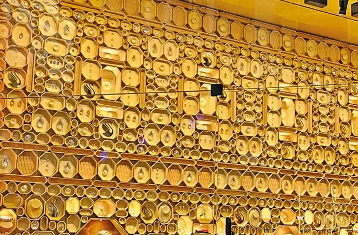 Galeria Wiktora Emanuela II — całoroczny pasaż premium i znowu witryny… „Marian, tu jest jakby luksusowo!”