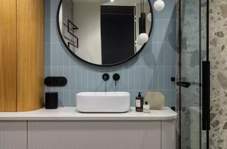 Blue bathroom interior