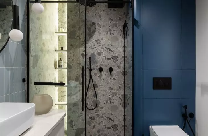 Blue bathroom 