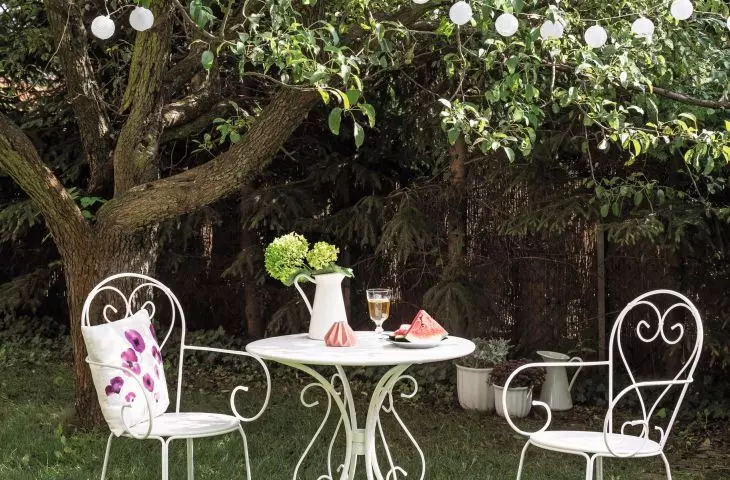 Openwork furniture will create a romantic arrangement