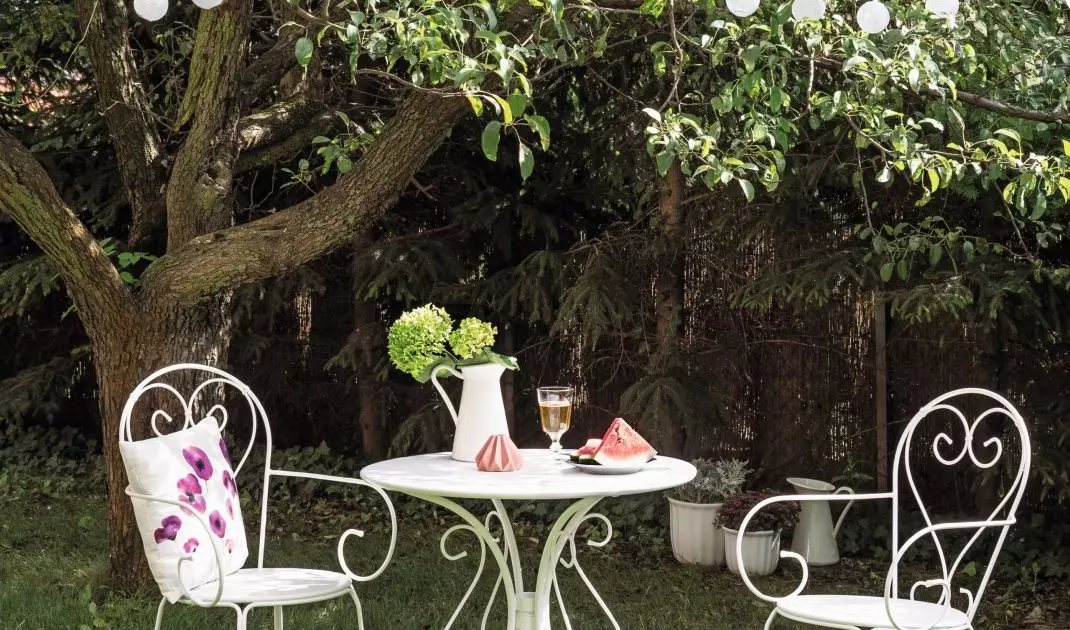 Openwork furniture will create a romantic arrangement