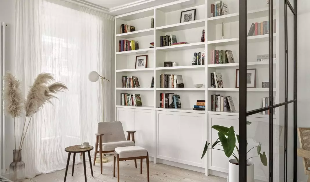 The smaller bedroom has been transformed into a reading nook
