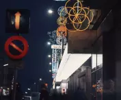 neony wkomponowane w zadaszenie nad chodnikiem ul. Święty Marcin, lata 70. XX wieku