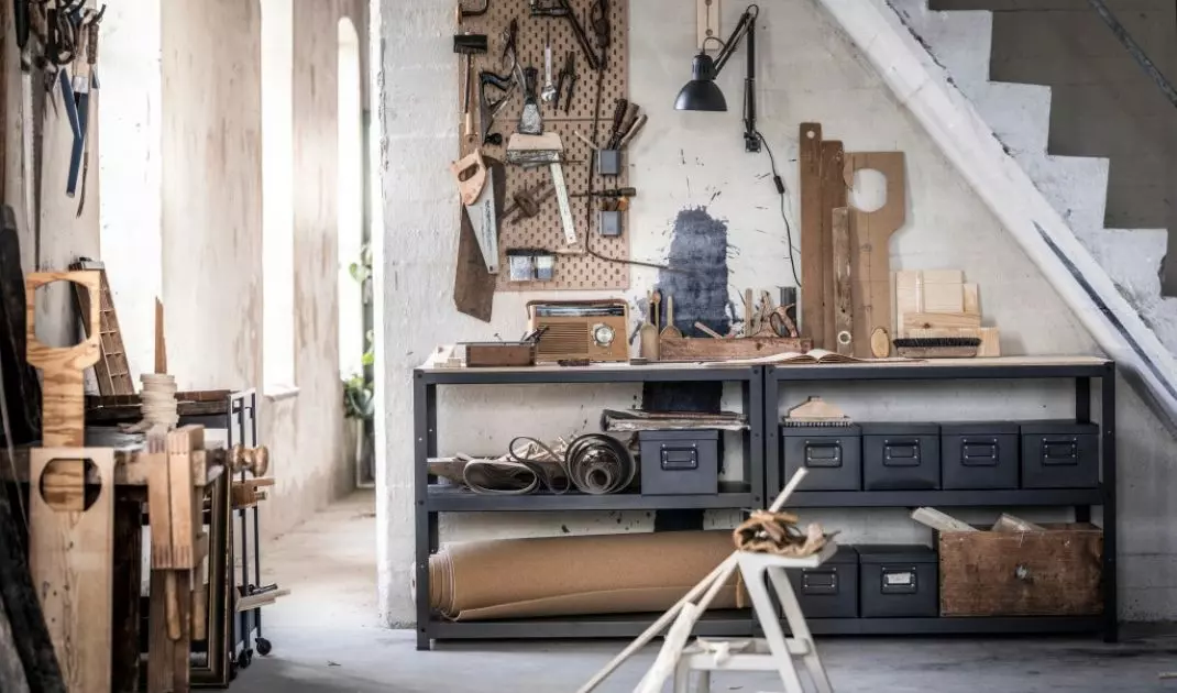 Proper planning of tool storage in the garage makes work easier