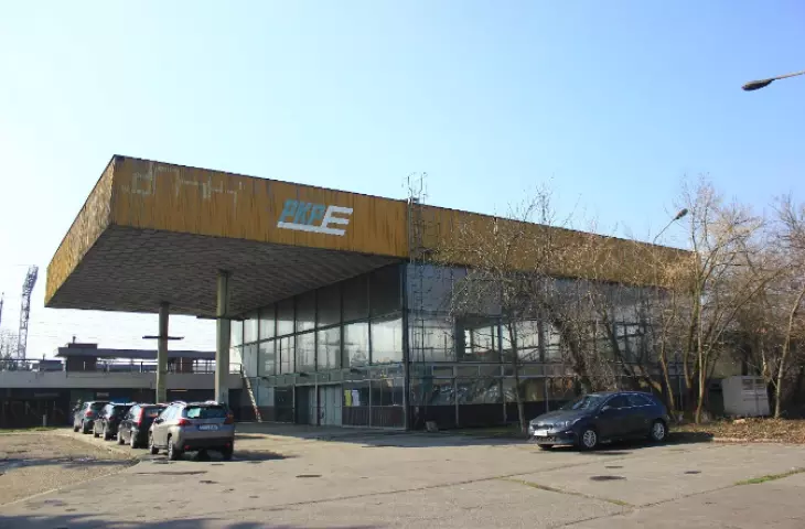 The station in Mościce has been waiting to be renovated for a long time - modernist facilities are a much bigger challenge 