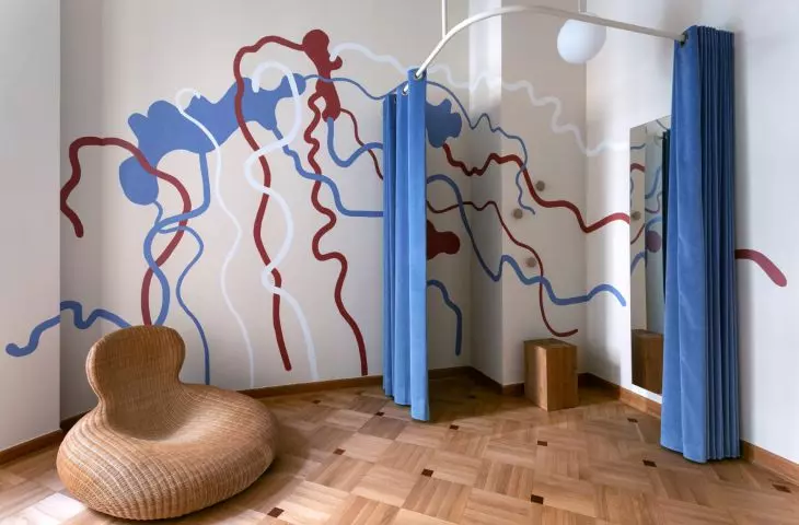 The author of the mural is Magdalena Lapinska-Rozenbaum