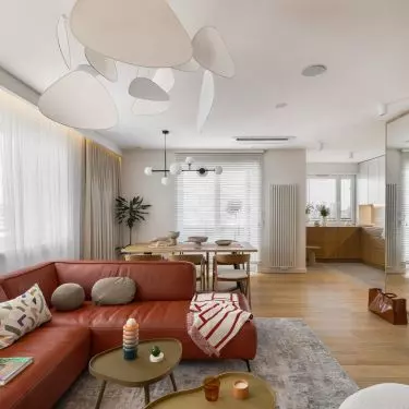 The main element of the arrangement is the redhead sofa