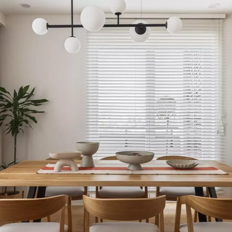 The base of the arrangement is kept in the japanese style