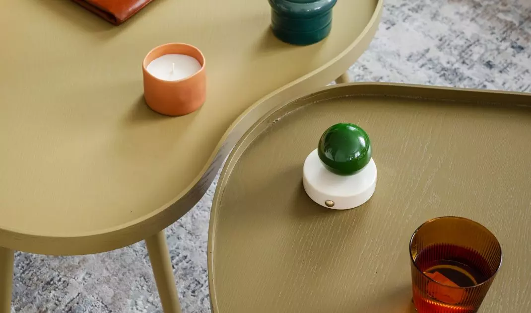  Coffee tables with organic shapes