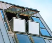 Roof windows with large glazing area