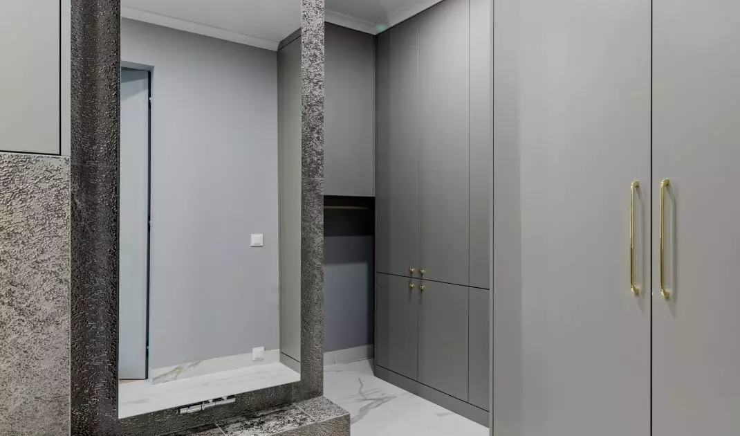 Pomieszczenie gospodarcze pasuje stylistycznie do aranżacji łazienki